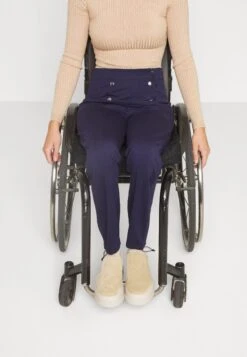 Anna Field PantaloniDark Blue Donna Pantaloni AN621A06R-K11 -Anna Field 2601407e946c4c39a5a22fa2a17bed15