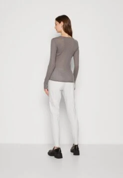 Anna Field Maglietta A Manica LungaMottled Dark Grey Donna T-shirt E Top AN621D197-C11 13 Anna Field Maglietta A Manica LungaMottled Dark Grey Donna T-shirt E Top AN621D197-C11 -Anna Field 33adaae7cbe64ba1ae0b3c279c3a5df6