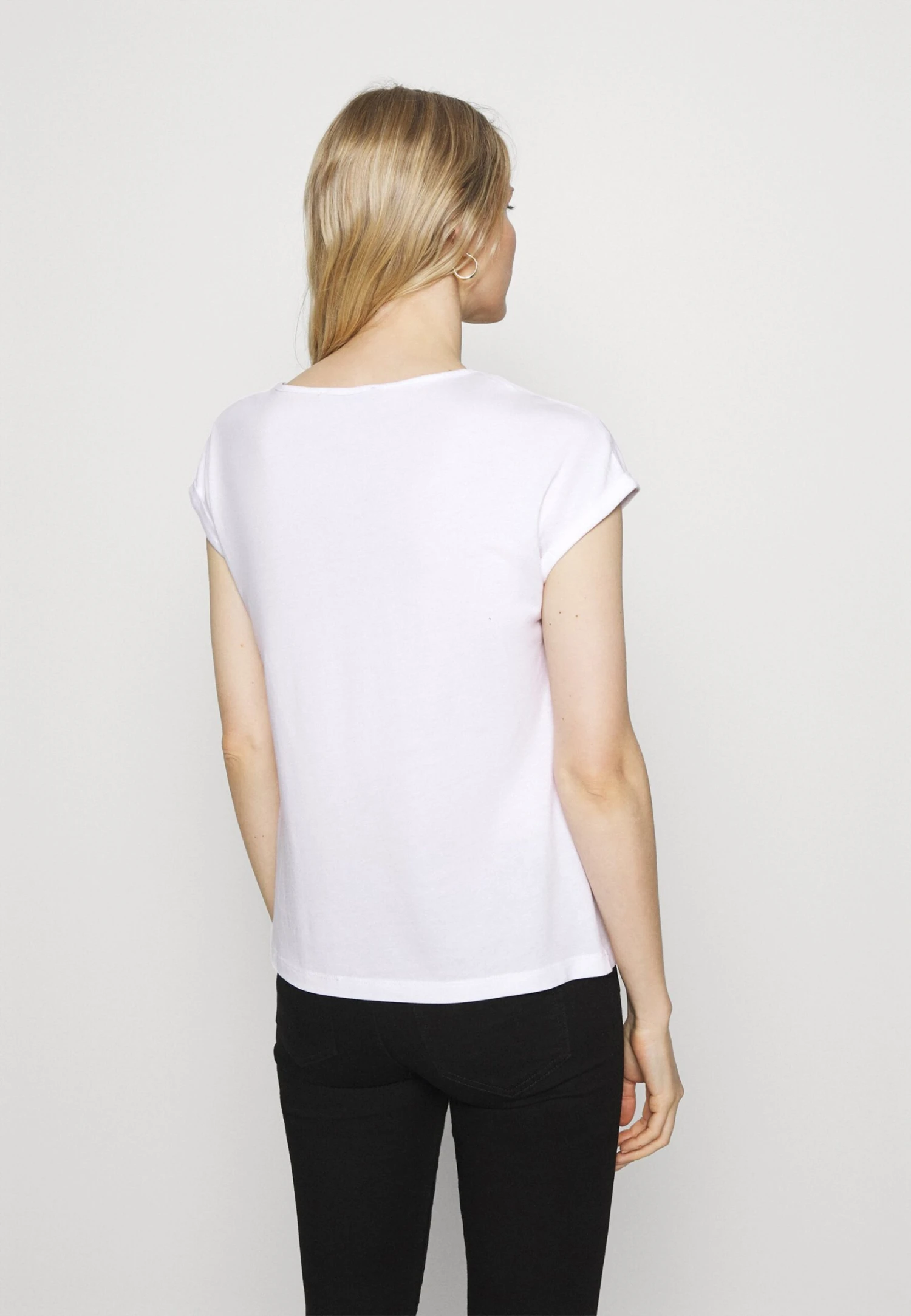 Anna Field 3 PackT-Shirt BasicBlack/White/Dark Red Donna T-shirt E Top AN621D0XJ-Q12 5 Anna Field 3 PackT-Shirt BasicBlack/White/Dark Red Donna T-shirt E Top AN621D0XJ-Q12 - immagine 3