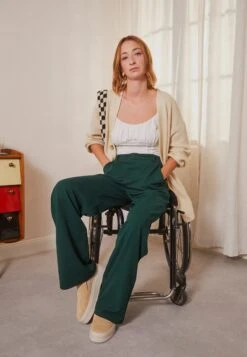 Anna Field -Anna Field 4f5f5041c4df43c089414802c22f6690