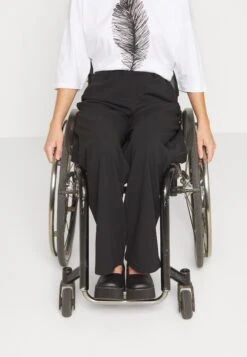 Anna Field PantaloniBlack Donna Pantaloni AN621A06Q-Q11 -Anna Field 6de5c19a459e4922aad963d2b612b836