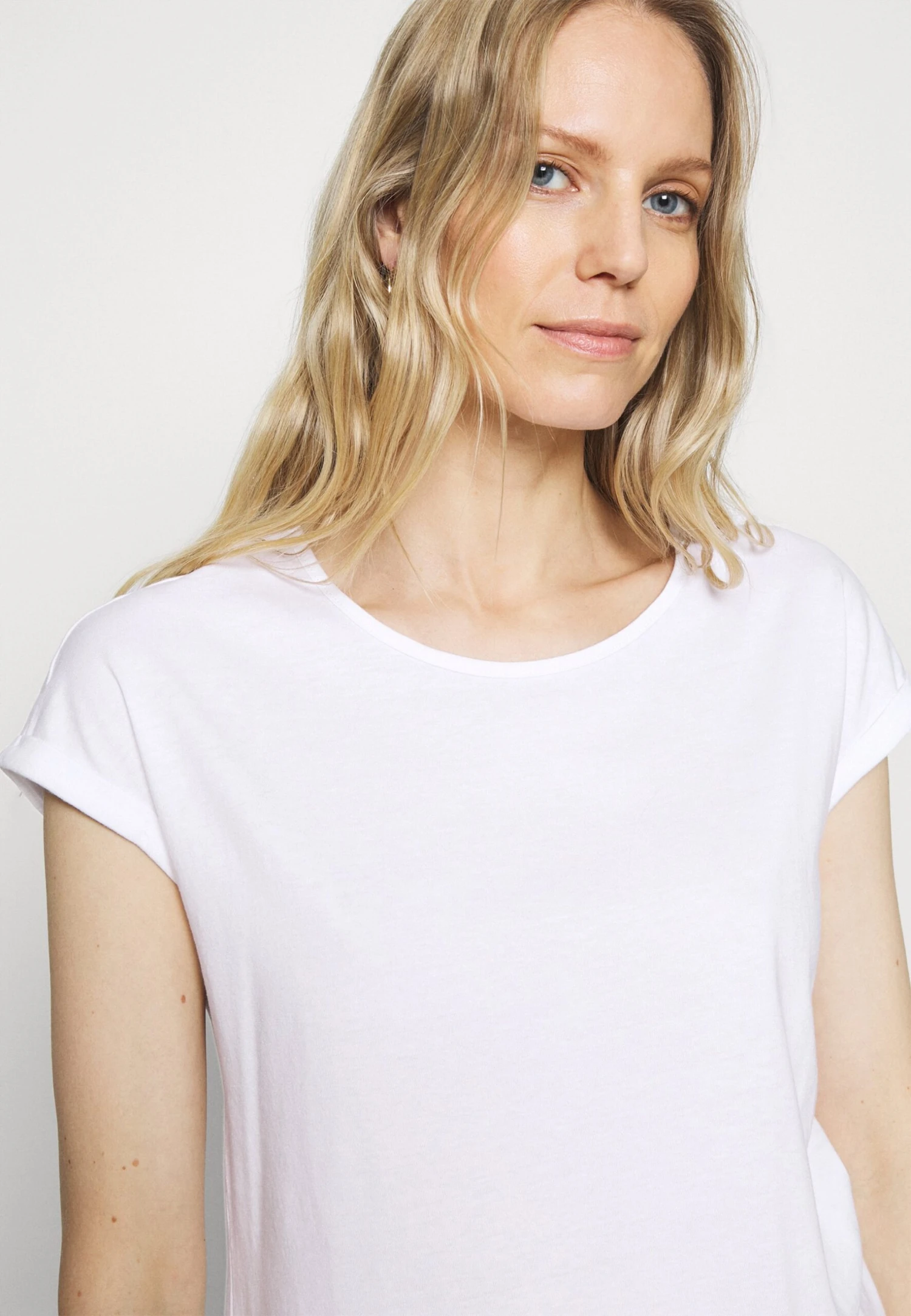 Anna Field 3 PackT-Shirt BasicBlack/White/Dark Red Donna T-shirt E Top AN621D0XJ-Q12 9 Anna Field 3 PackT-Shirt BasicBlack/White/Dark Red Donna T-shirt E Top AN621D0XJ-Q12 - immagine 7