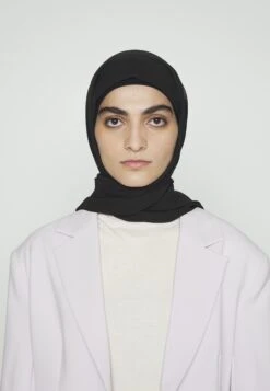 Anna Field -Anna Field aabb9945f10644f6bad2932e6033be53