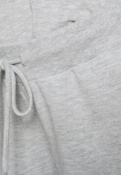 Slim Fit JoggersOverbumpPantaloni SportiviLight Grey Donna Pantaloni EX429B00N-C11 13 Slim Fit JoggersOverbumpPantaloni SportiviLight Grey Donna Pantaloni EX429B00N-C11 -Anna Field bdcb41bafe3945bd95f8e6c593930596