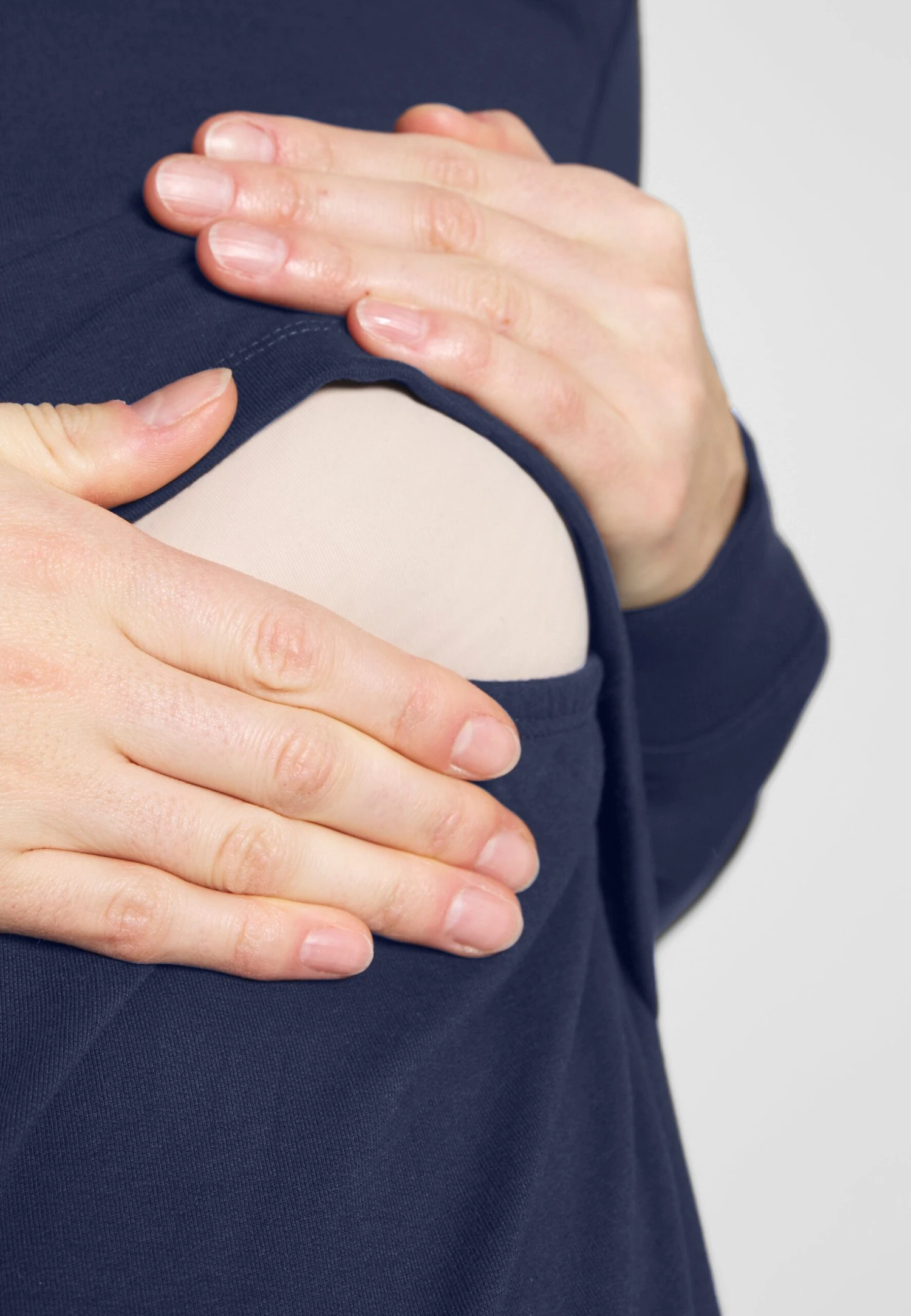 Nursing - Sweatshirt - Felpa Con Cappuccio - Peacoat 8 Nursing - Sweatshirt - Felpa Con Cappuccio - Peacoat - immagine 6